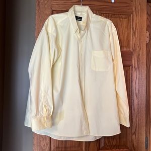 Yellow dress is great condition